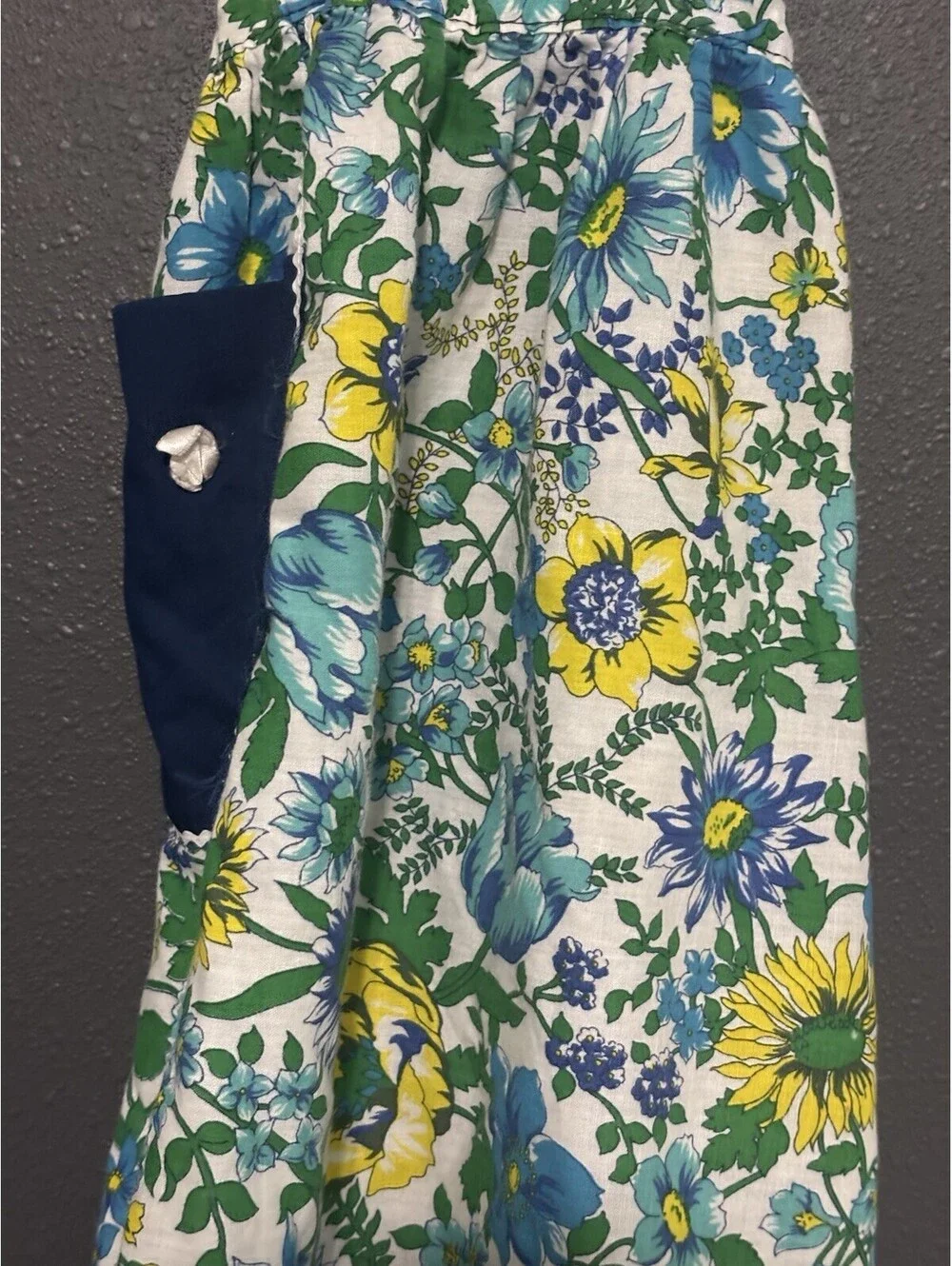Vintage Floral Apron EUC Granny Cottage Core